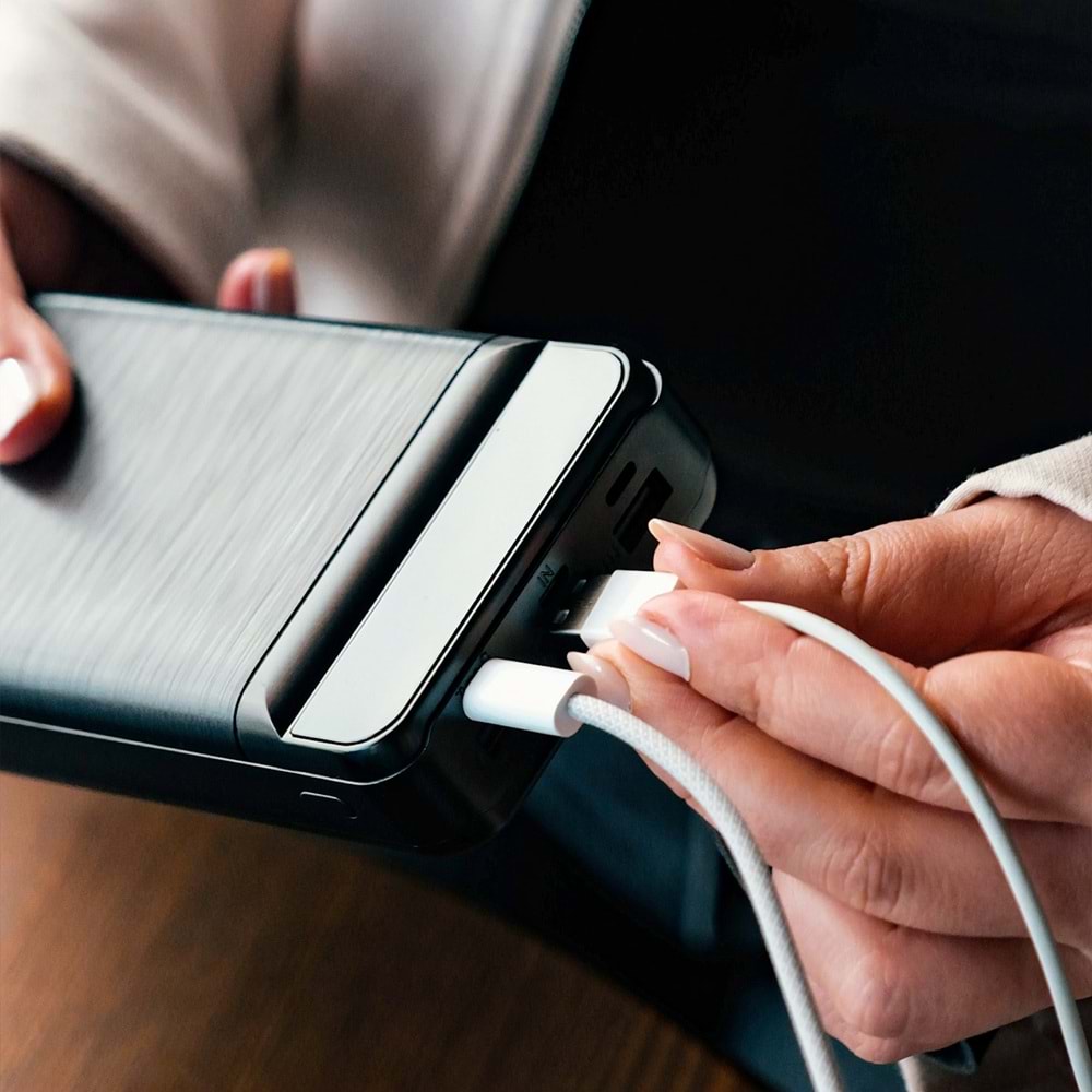 S-link P300 30000mAh PD22.5W+QC3.0 18W Siyah LCD Taşınabilir Pil Şarj Cihazı Powerbank