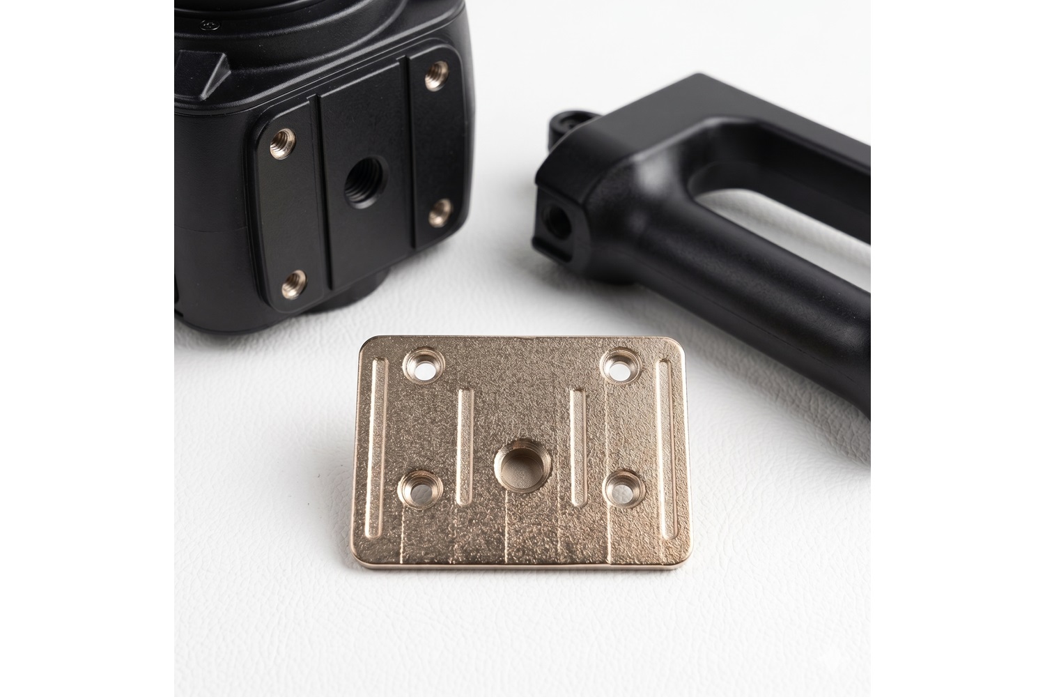 Yongnuo YNLUX100, YNLUX200 Metal Plate