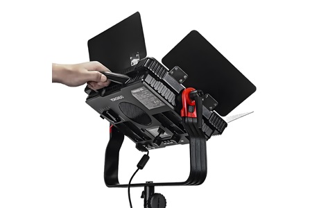 Yongnuo YNPAD100 Bi-Color 100W LED Işık (Kit Versiyon)