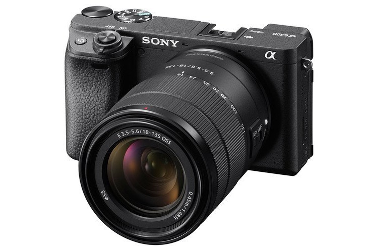 Sony a6400 18-135mm Aynasız Fotoğraf Makinesi
